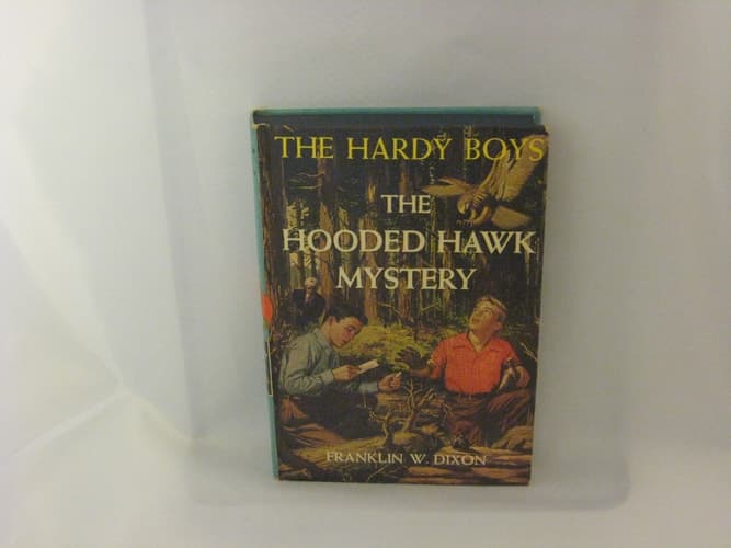 The Hooded Hawk Mystery (Hardy Boys, Book 34)