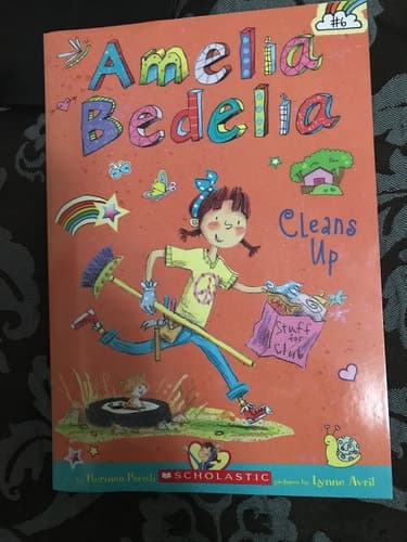 Amelia Bedelia Cleans Up