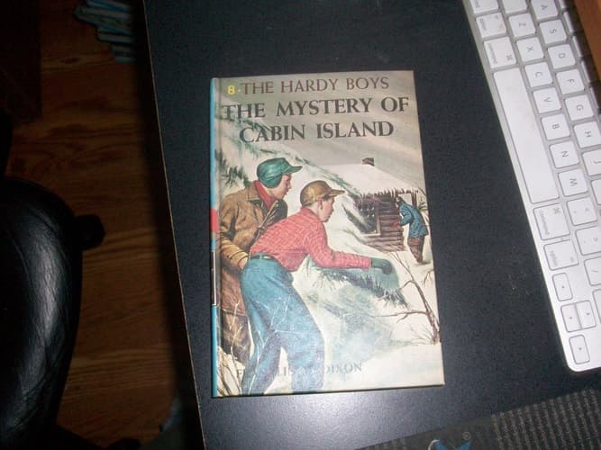 The Mystery of Cabin Island (Hardy Boys, Book 8)